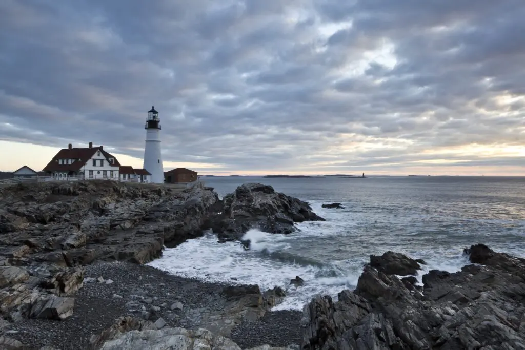 portland-head-lighthouse-in-south-portland-maine-2026-01-11-10-16-07-utc (1)