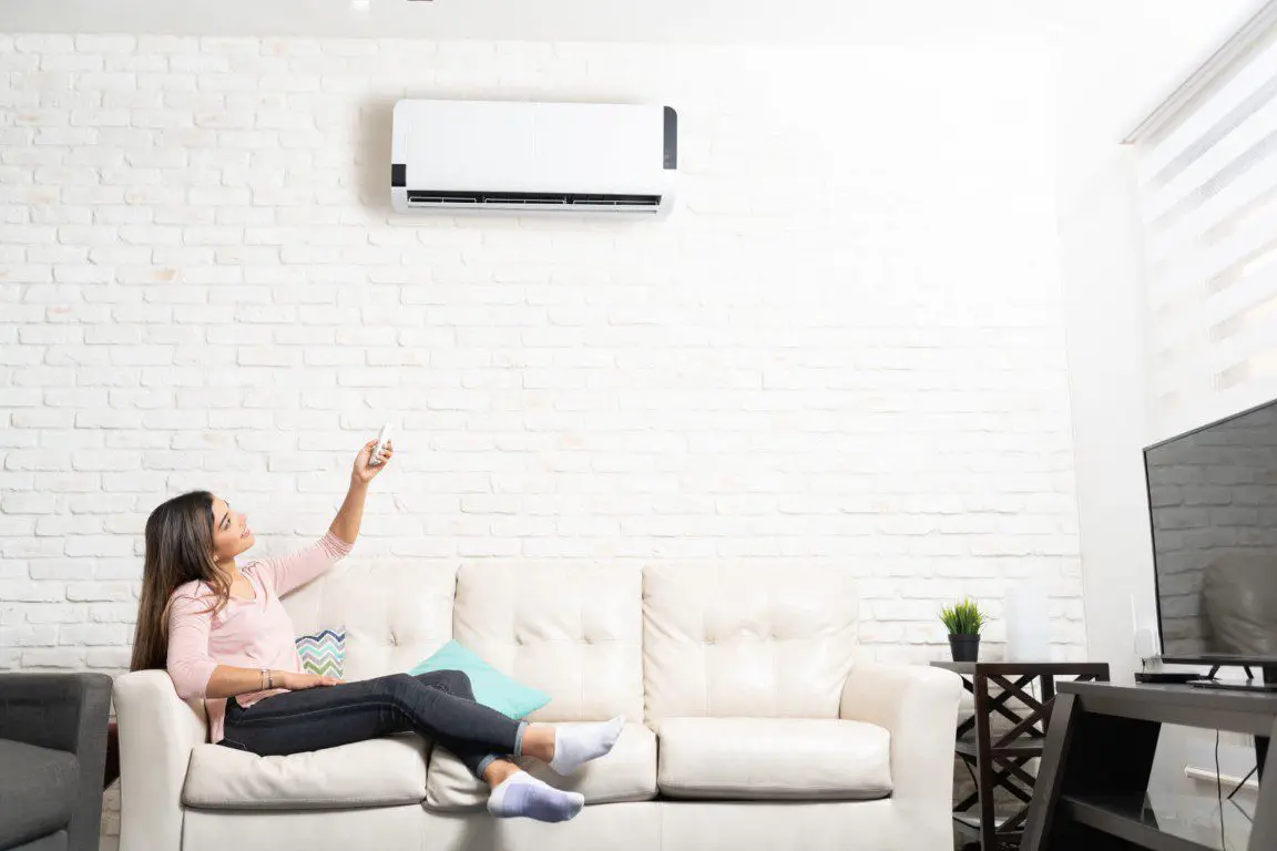 japanese-made-air-conditioner-working-indoors-2026-01-09-00-09-26-utc (1)